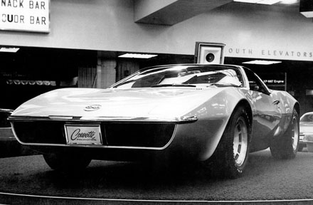 1969_Chevrolet_Corvette_XP-882_Front_View