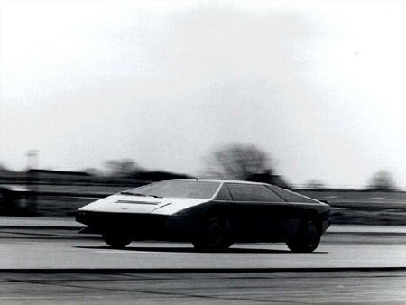 Aston_Martin_Bulldog_Concept_Car_1980