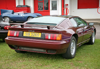 Lotus_Esprit_Turbo_1988_Maroon