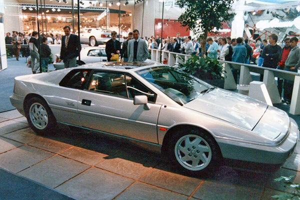 Lotus_Esprit_Turbo_Earls_Court_Motorshow_1987